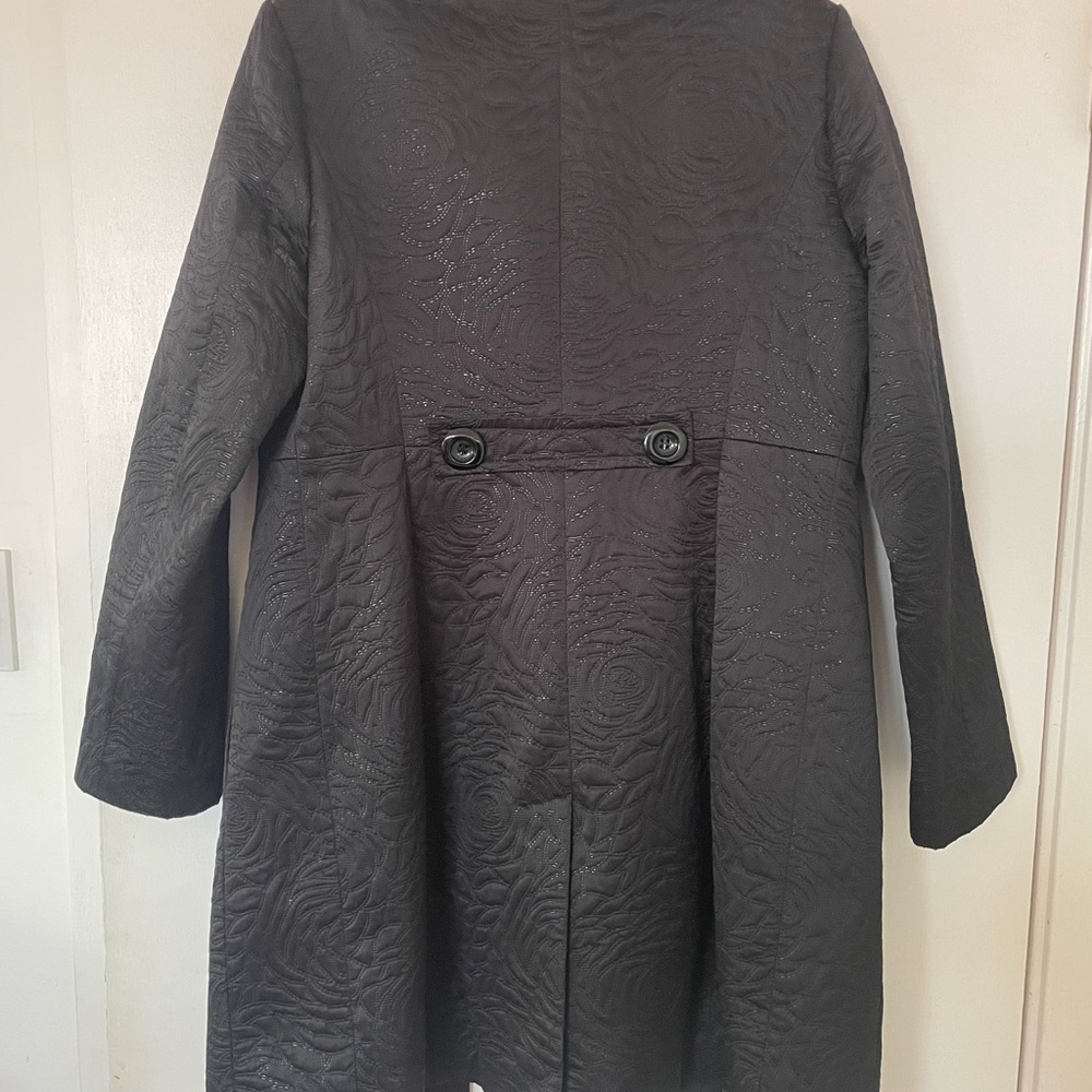 Embossed Rose Patterned Long Jacket - Picture 4 of 5